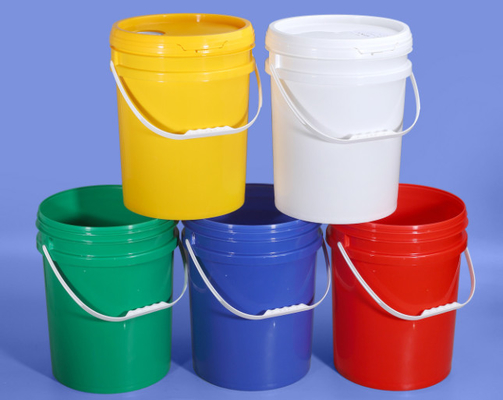 Kleurenpakket op maat 5 liter plastic emmers met een capaciteit van 20 liter