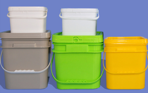 Voedingsmiddelenkwaliteit Vierkante plastic emmer lichtgewicht slagvast met een capaciteit van 10 liter