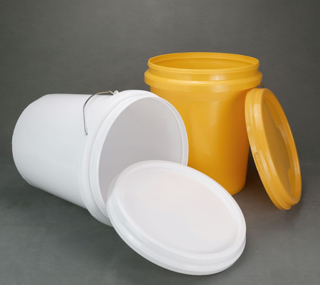 Opstapelbare 20 liter plastic of metalen emmers met UV-bestendige deksel