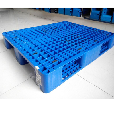 Niet-glijdende, stapelbare plastic pallet Betrouwbare en duurzame opslagoplossing