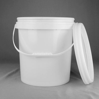 Duurzame en lichte plastic emmers met pak