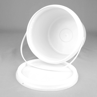Lichte plastic speelgoedemmers die aanpasbaar en duurzaam zijn voor speeltijd