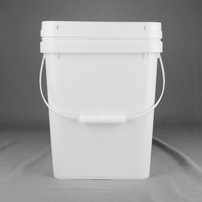 Chemisch bestand wit vierkant plastic emmer met handvat en deksel